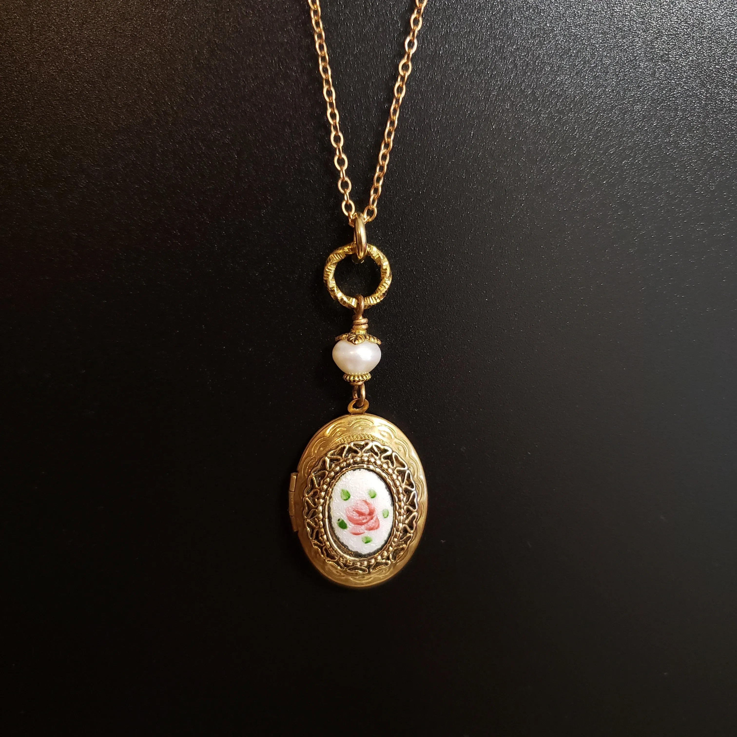 Small Vintage Oval Locket Necklace - White Pearl