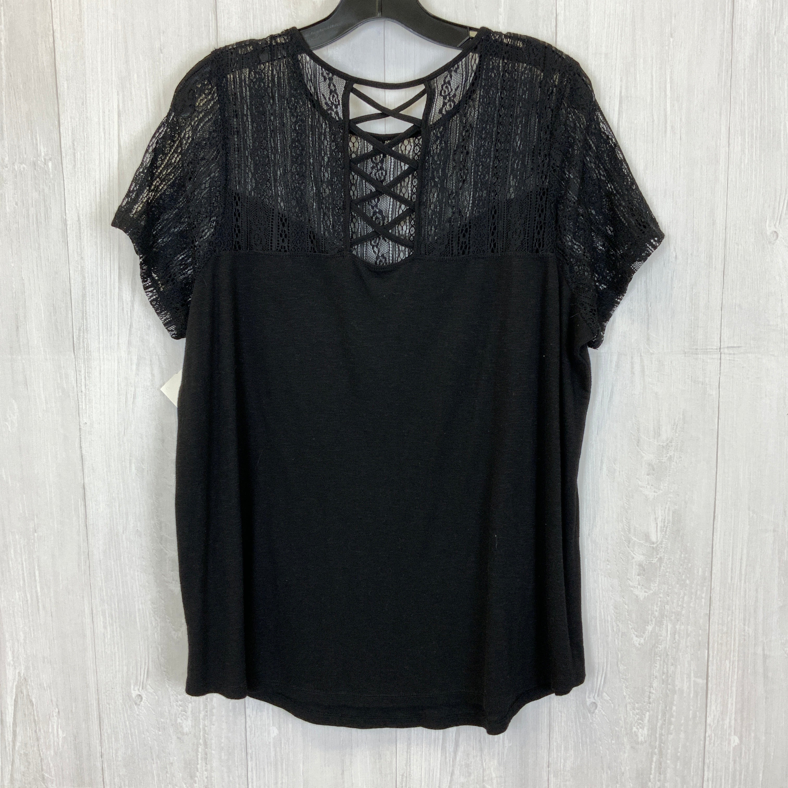 Top Short Sleeve Basic By Torrid  Size: 1x