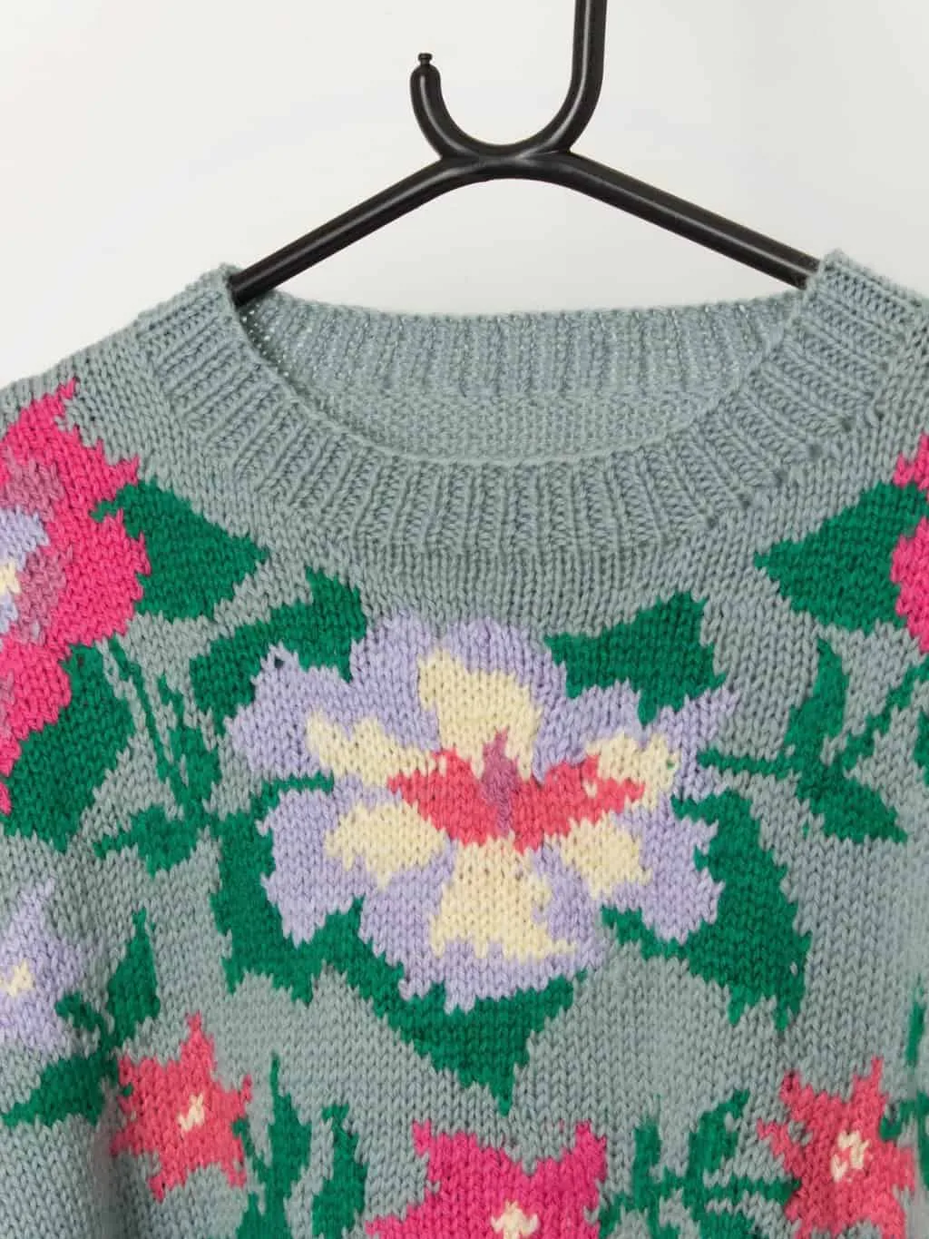 Vintage handknitted floral jumper – Small